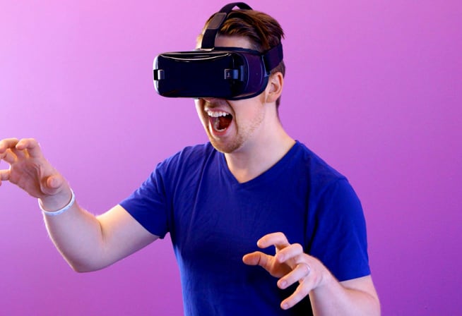 guy wearing vr headset